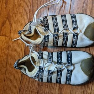 Young Versace shoes/sneakers beach shoes